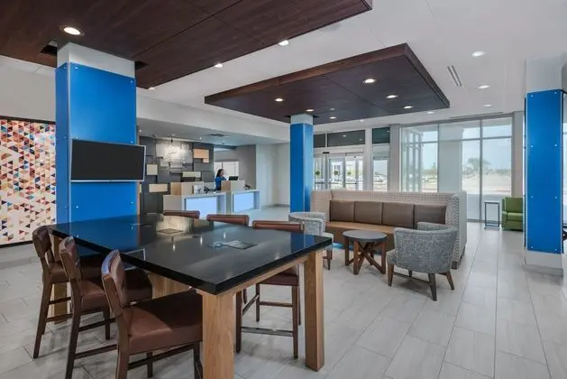 HOLIDAY INN EXPRESS AND SUITES BRYAN - COLLEGE STA - Dış Mekan