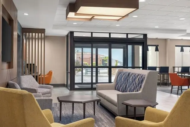 Holiday Inn Express & Suites Buford NE-Lake Lanier - Dış Mekan