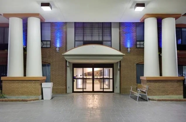 Holiday Inn Express and Suites Burleson Ft. Worth