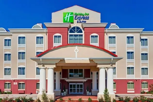 Holiday Inn Express Hotel & Suites Byram