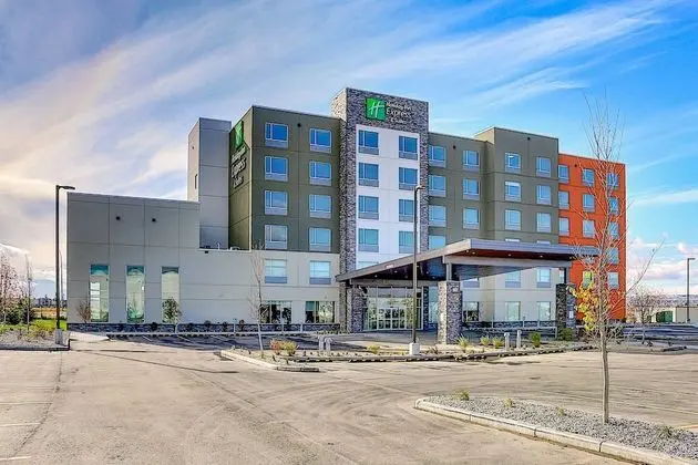 Holiday Inn Express & Suites Calgary Airport Trail NE, an IHG Hotel