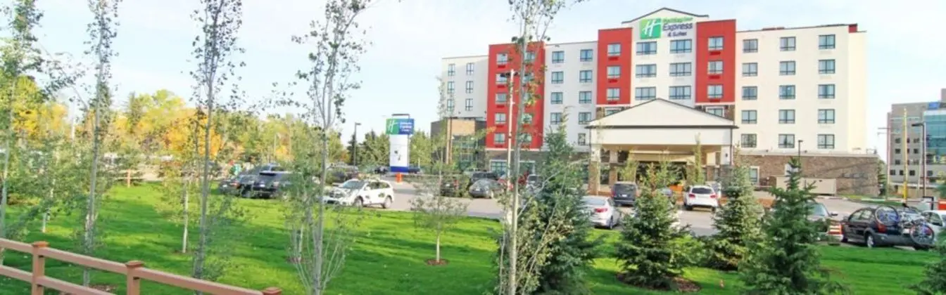 Holiday Inn Express and Suites Calgary NW Universi