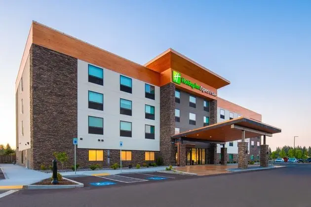 HOLIDAY INN EXPRESS AND SUITES CAMAS - VANCOUVER