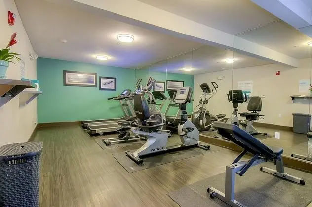 Holiday Inn Express and Suites Carlsbad Beach