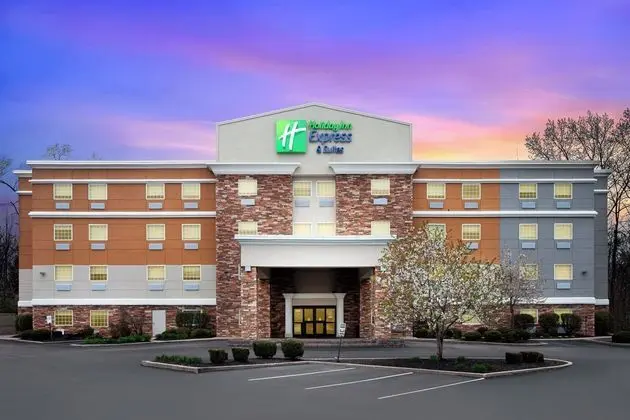 Holiday Inn Express and Suites Carmel North - West