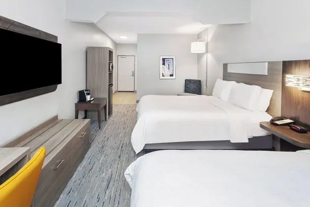 Holiday Inn Express and Suites Carmel North - West