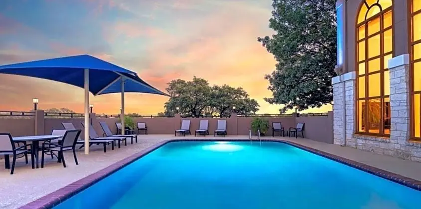 Holiday Inn Express and Suites Cedar Park Nw Austi - Havuz