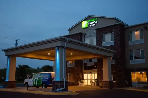 Holiday Inn Express and Suites Chanhassen