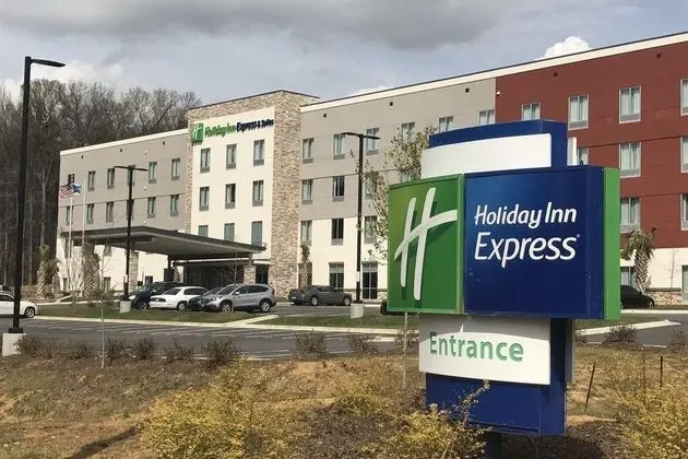 Holiday Inn Express and Suites Charlotte Airport