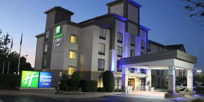 Holiday Inn Express and Suites Charlotte Concord I