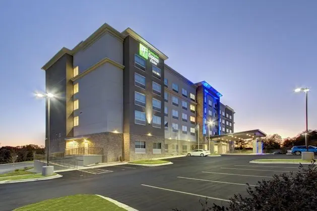 HOLIDAY INN EXPRESS AND SUITES Charlotte Southwest