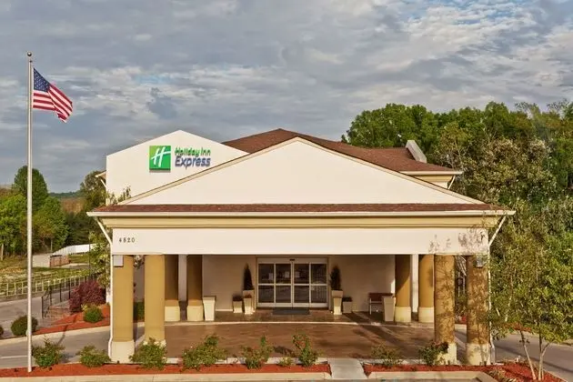 Holiday Inn Express Hotel & Suites Chattanooga-Hix