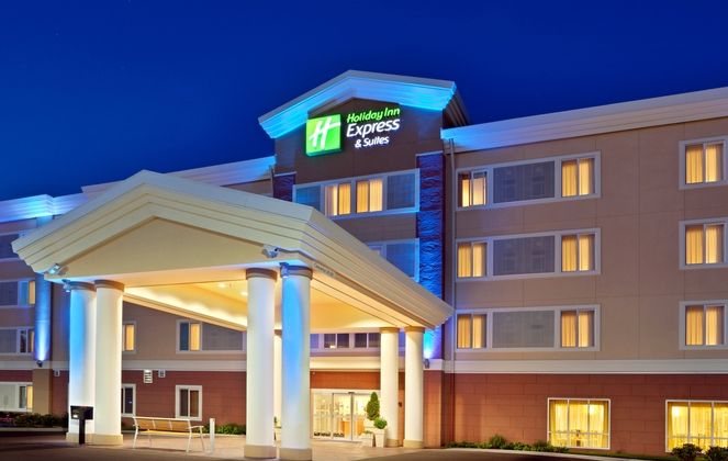 Holiday Inn Express and Suites Chehalis Centralia