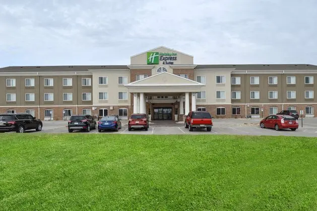 Holiday Inn Express and Suites Cherry Hills