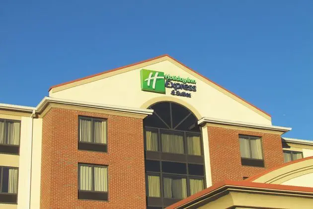 Holiday Inn Express and Suites Chesapeake