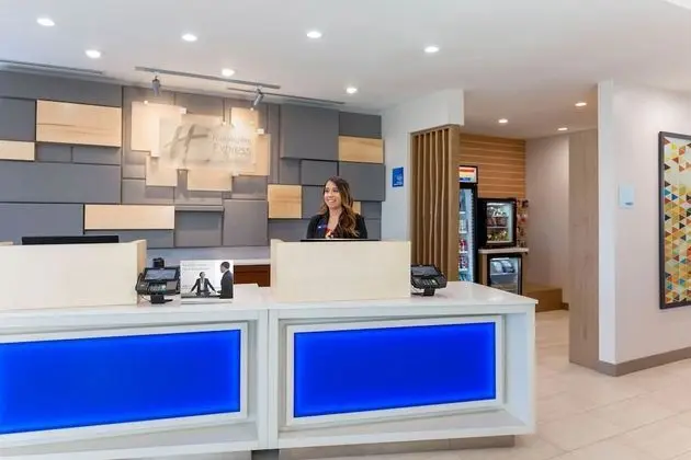 Holiday Inn Express & Suites Chicago O'Hare Airport, an IHG Hotel - Lobi