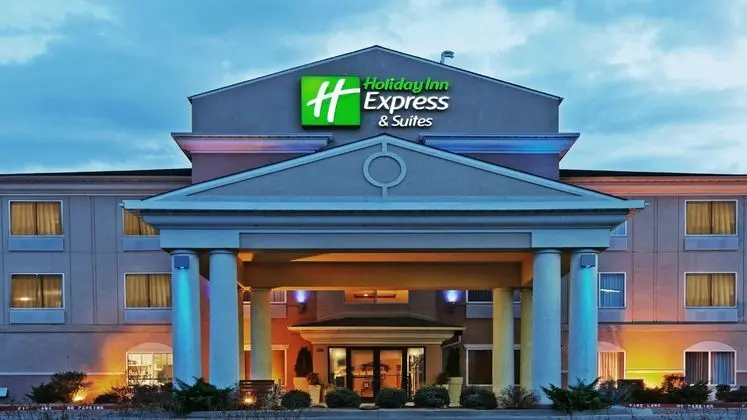 Holiday Inn Express and Suites Chickasha