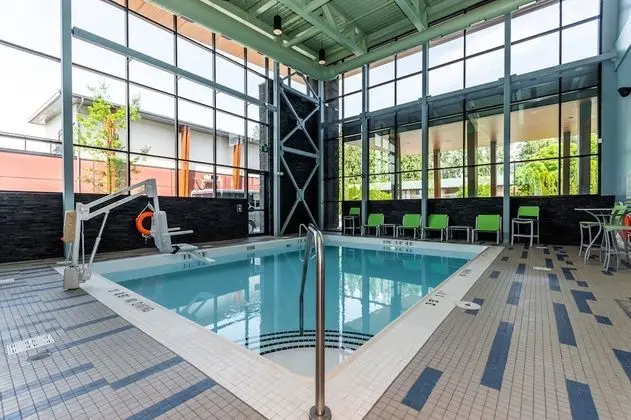 Holiday Inn Express And Suites Chilliwack East, an IHG hotel - Havuz