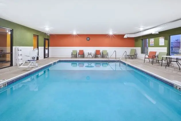 Holiday Inn Express & Suites Circleville - Havuz