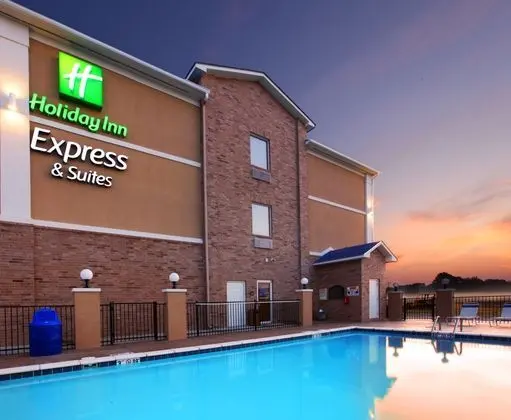 Holiday Inn Express and Suites Clarksville