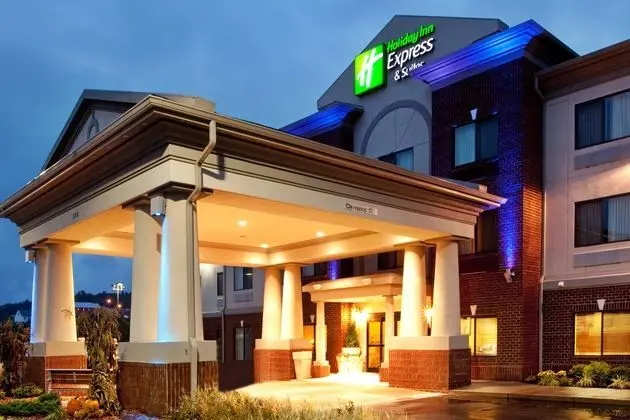Holiday Inn Express and Suites Claypool Hill Richl