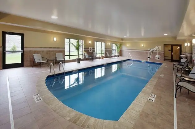 Holiday Inn Express and Suites Clearfield - Havuz