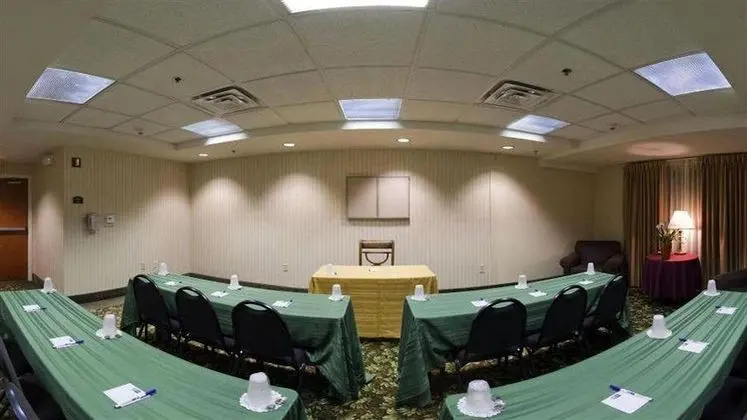 Holiday Inn Express Hotel&Suites Clearwater Nor