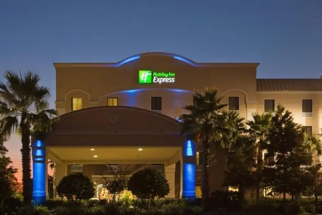 Holiday Inn Express Hotel&Suites Clearwater/US1