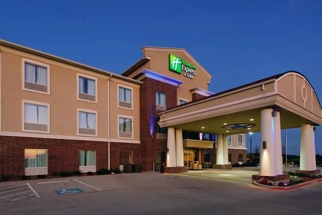 Holiday Inn Express and Suites Cleburne