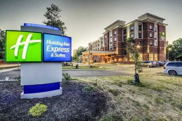 Holiday Inn Express and Suites Cleveland West West - Dış Mekan