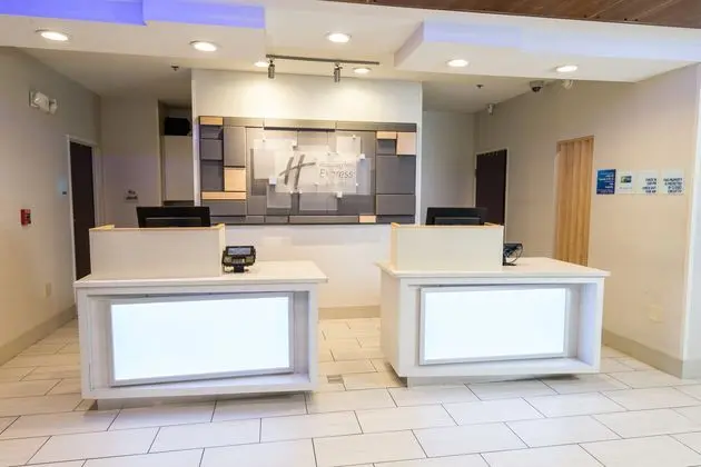 Holiday Inn Express and Suites Clinton