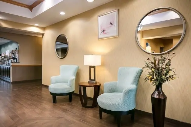 Holiday Inn Express & Suites Clinton - Dış Mekan