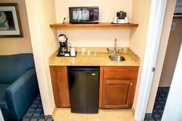 Holiday Inn Express Hotel & Suites Cocoa Beach - Genel