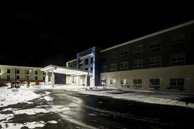 Holiday Inn Express and Suites Coldwater