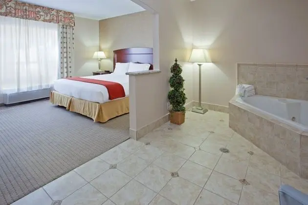 Holiday Inn Express & Suites College Station - Oda