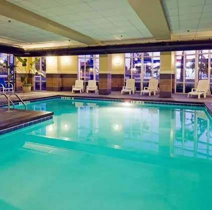 Holiday Inn Express and Suites Columbia Fort Jacks - Havuz