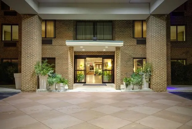 Holiday Inn Express and Suites Columbia I 20 at Cl