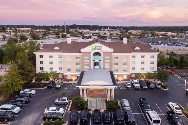 Holiday Inn Express and Suites Columbia I 26 at Ha - Dış Mekan