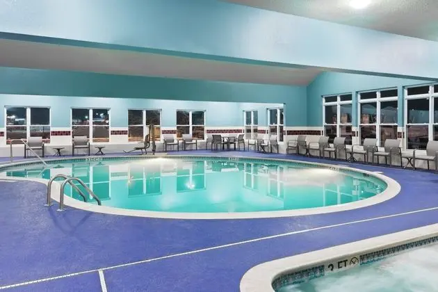 Holiday Inn Express And Suites Columbus Airport - Havuz