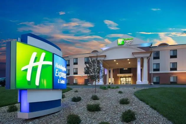Holiday Inn Express and Suites Concordia US81