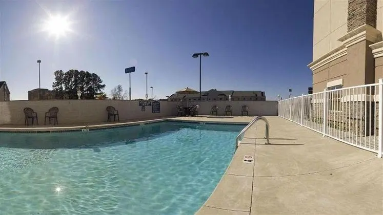 Holiday Inn Express and Suites Cookeville