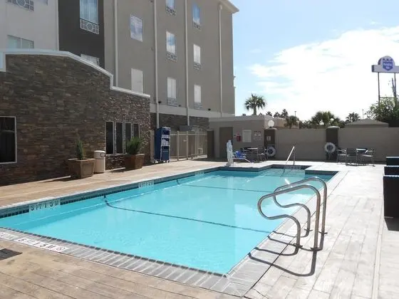 Holiday Inn Express Hotel & Suites Corpus Christi - Havuz
