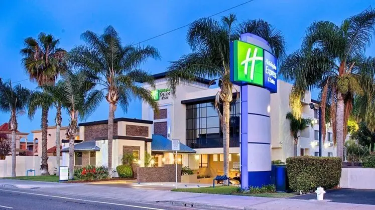 Holiday Inn Express Hotel & Suites Costa Mesa