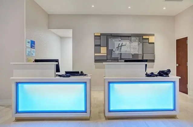 Holiday Inn Express & Suites Covington, an IHG Hotel - Lobi