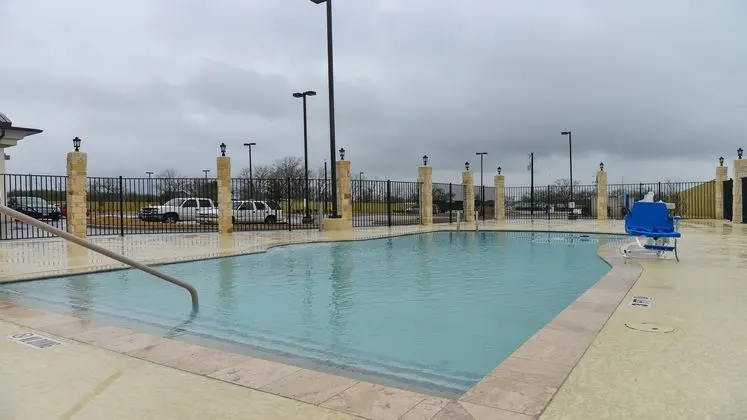 Holiday Inn Express and Suites Cuero