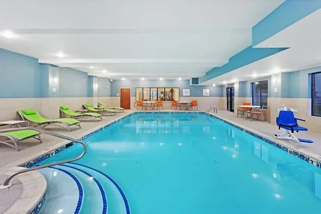 Holiday Inn Express and Suites Culpeper - Havuz