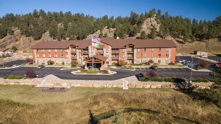Holiday Inn Express and Suites Custer - Dış Mekan