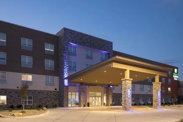 Holiday Inn Express and suites Dakota Dunes