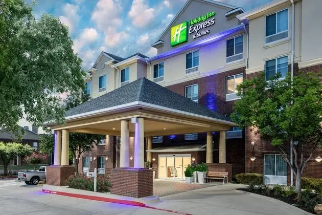 Holiday Inn Express and Suites Dallas - Grand Prai - Dış Mekan