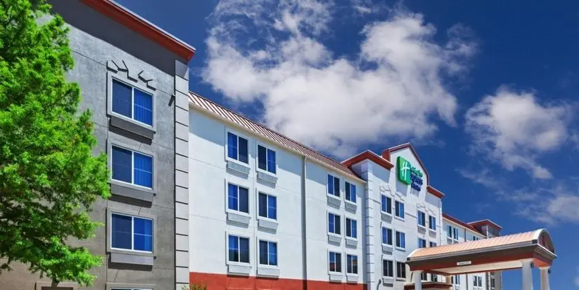 Holiday Inn Express Hotel & Suites Dallas Lewisvil